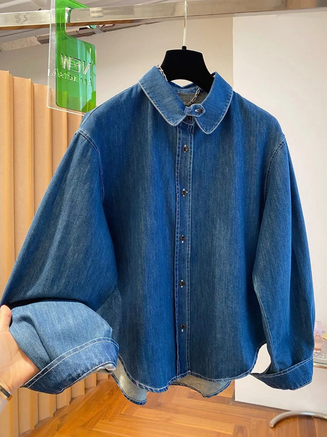 

Loose Women's Blue Denim irt Tagl Faionable Top for Early Spring Season Regular oulder Long Sve Girl's Cardigan