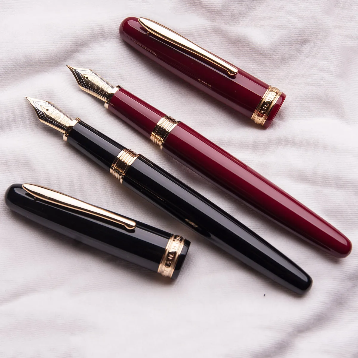 

Hongdian 1841 Resin Fountain Pen Iridum EF/F Nib with Converter Red / Black Office Business Business Writing Ink Pen