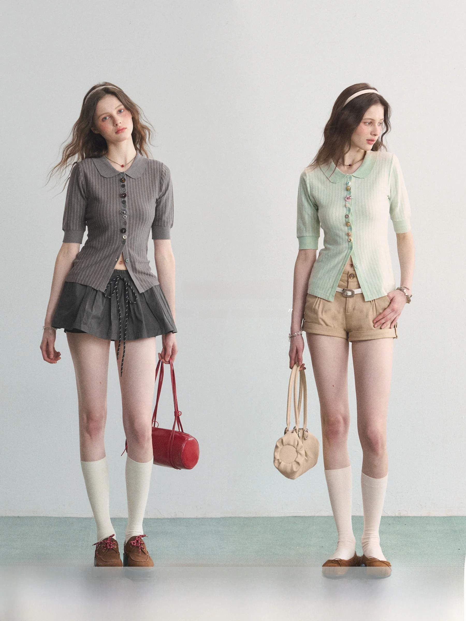 

SPEAR YOUTH Berry Handwritten Ceramic Button Short Sleeve Knitted Stripe Waist Cinched Girl T-Shirt Regular Length Casual Style