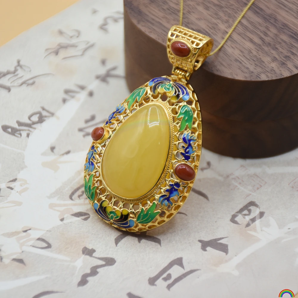 

Natural beeswax pendant for women, cloisonn é egg noodle chicken oil yellow 925 silver hollow inlaid agate pendant Rwbuy