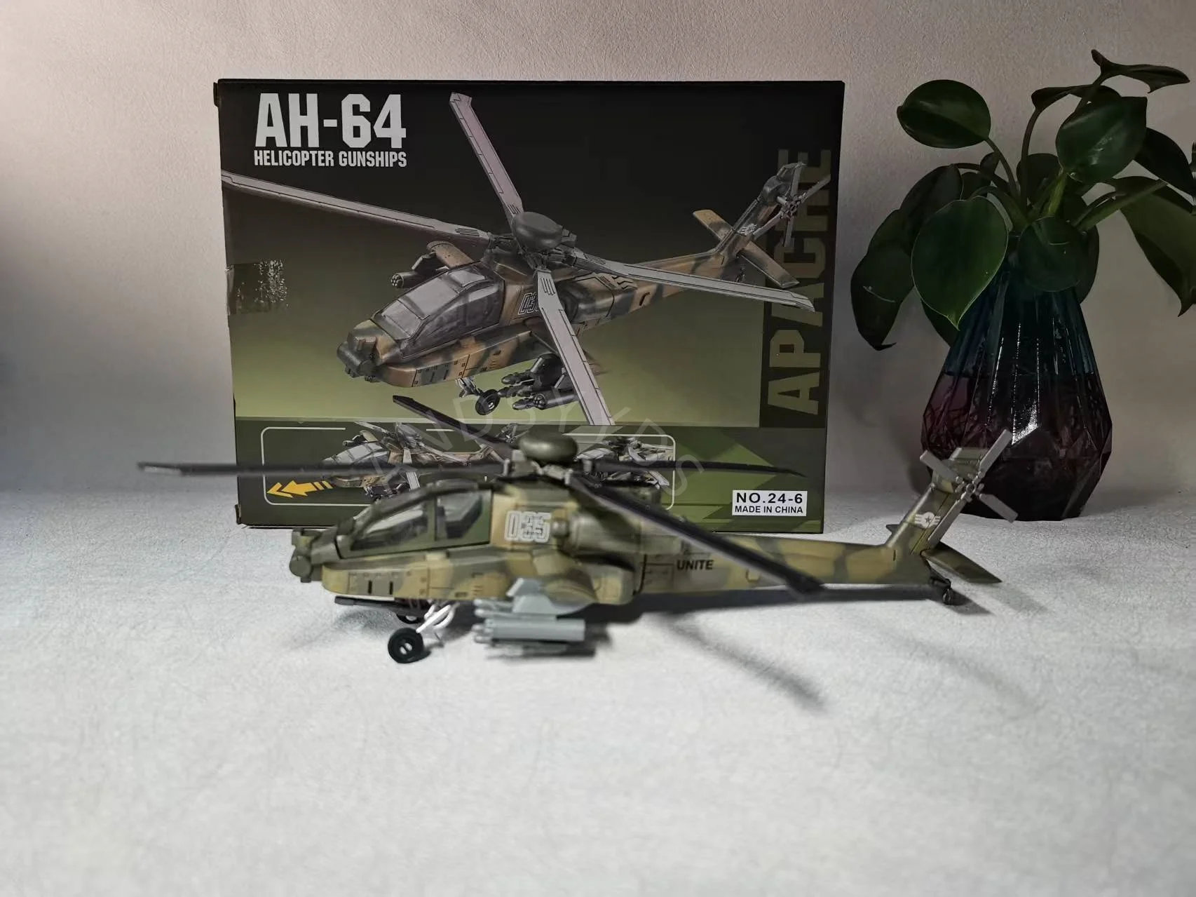 1/72 airplanes models scale  AH-64 Apache Attack Helicopter Model ec-665 DIY Assembly Kit Building Blocks Aircraft Toy Gift By