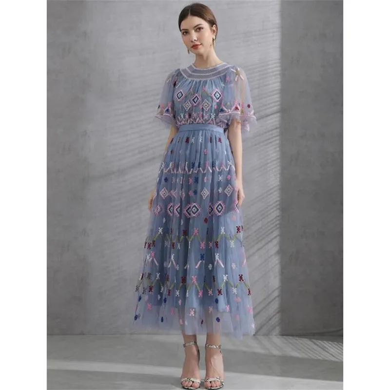 

Women Dress High Quality 2022 Spring Summer Runway O-Neck Short Sleeves Embroidery Mesh Casual Long Dress NP1837Y