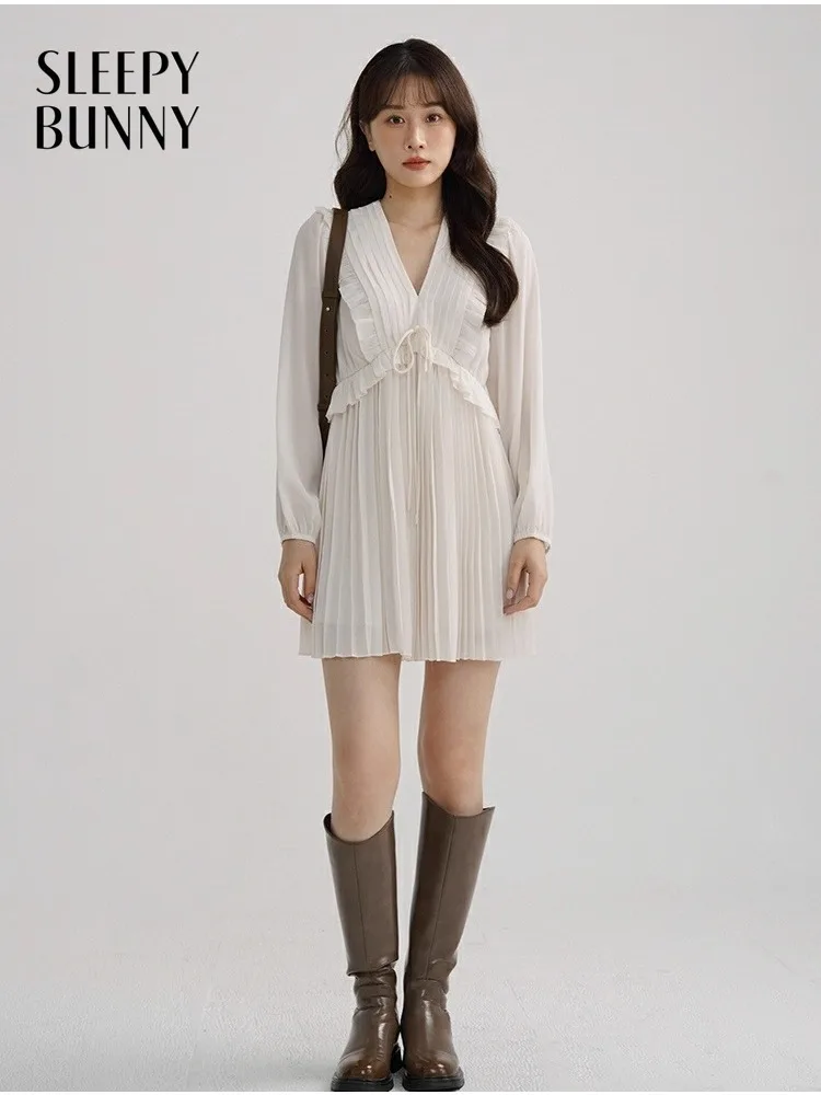 

Elegant Ruffled Chiffon Dress for Women Long Sleeve V-Neck Pleated A-Line Mini Dress Elastic Dress for Autumn Party Daily Wear