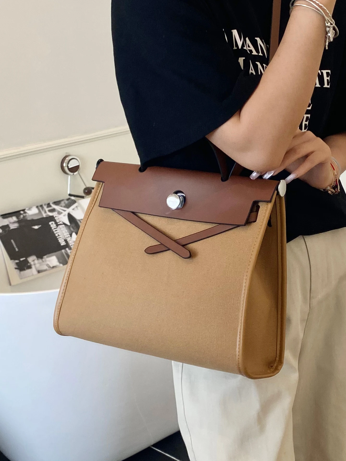 

Ele Large Capaci Women's Crossbody Bag Versatile Commuter Handbag Platinum Color Trendy Sle Casual Simple Design