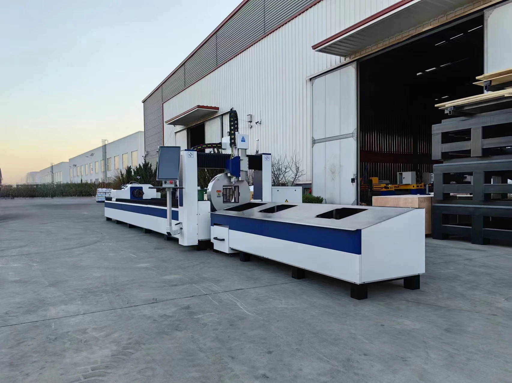 Best Fiber  Tube Cutting Machine Industrial High Speed Small Tube Automatic Feeding Auto Feeding Pipe Cutting Machine