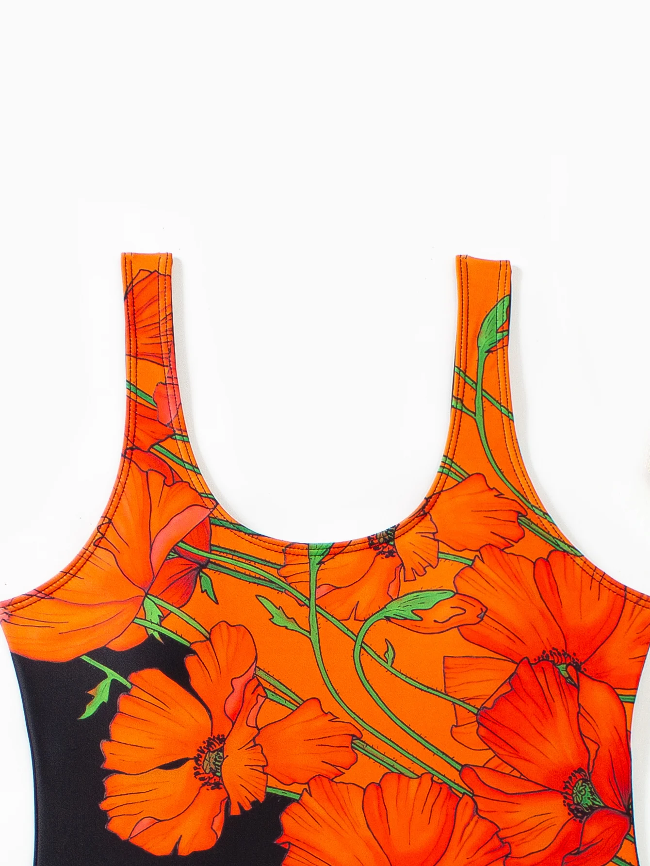 بدلة سباحة جديدة مثيرة مكونة من قطعة واحدة مُزينة بالزهور لعام 2025 للنساء مونوكيني للعطلات على شاطئ البحر مع ملابس سباحة بتصميم بلوم