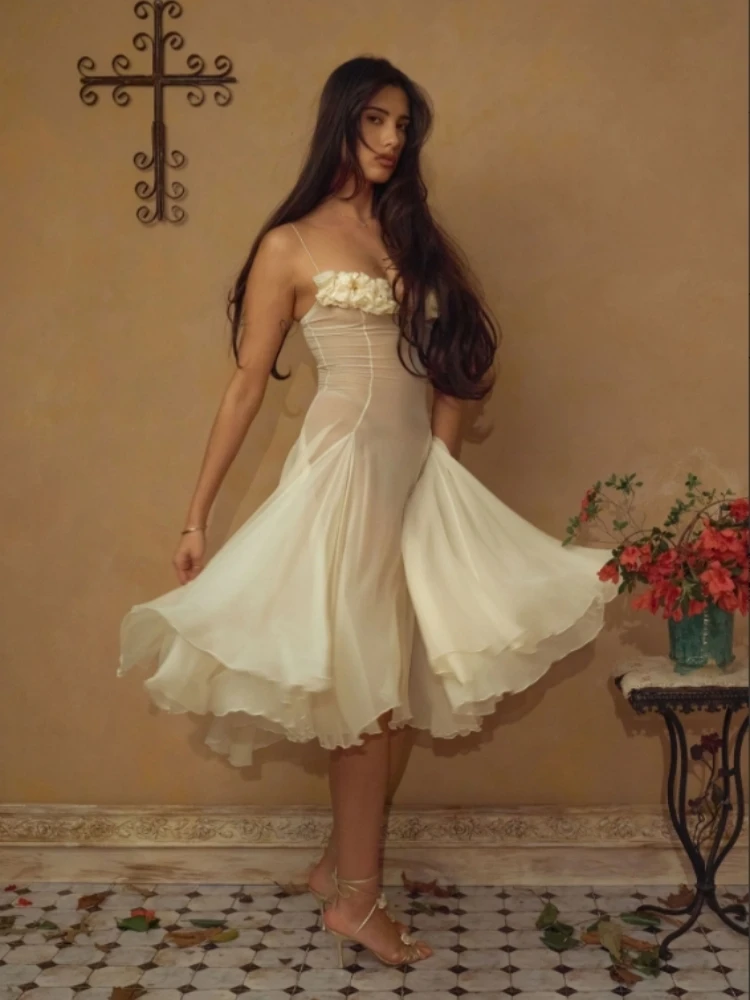 セクシーなスパゲッティストラップフラワーレースアップミディドレス女性ノースリーブ背中の開いたパッチワーク A ラインボトムドレスイブニングパーティークラブ