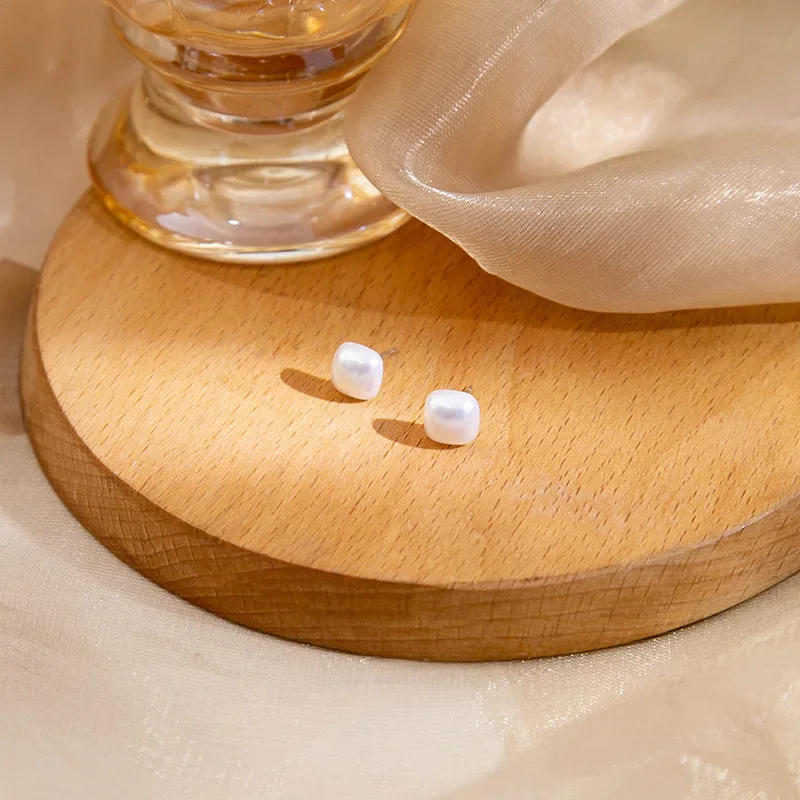 White Color 8mm Square Imitation Pearl Stud Earring for Women Elegant Romantic Temperament Jewelry Accessories Wedding Girl Gift