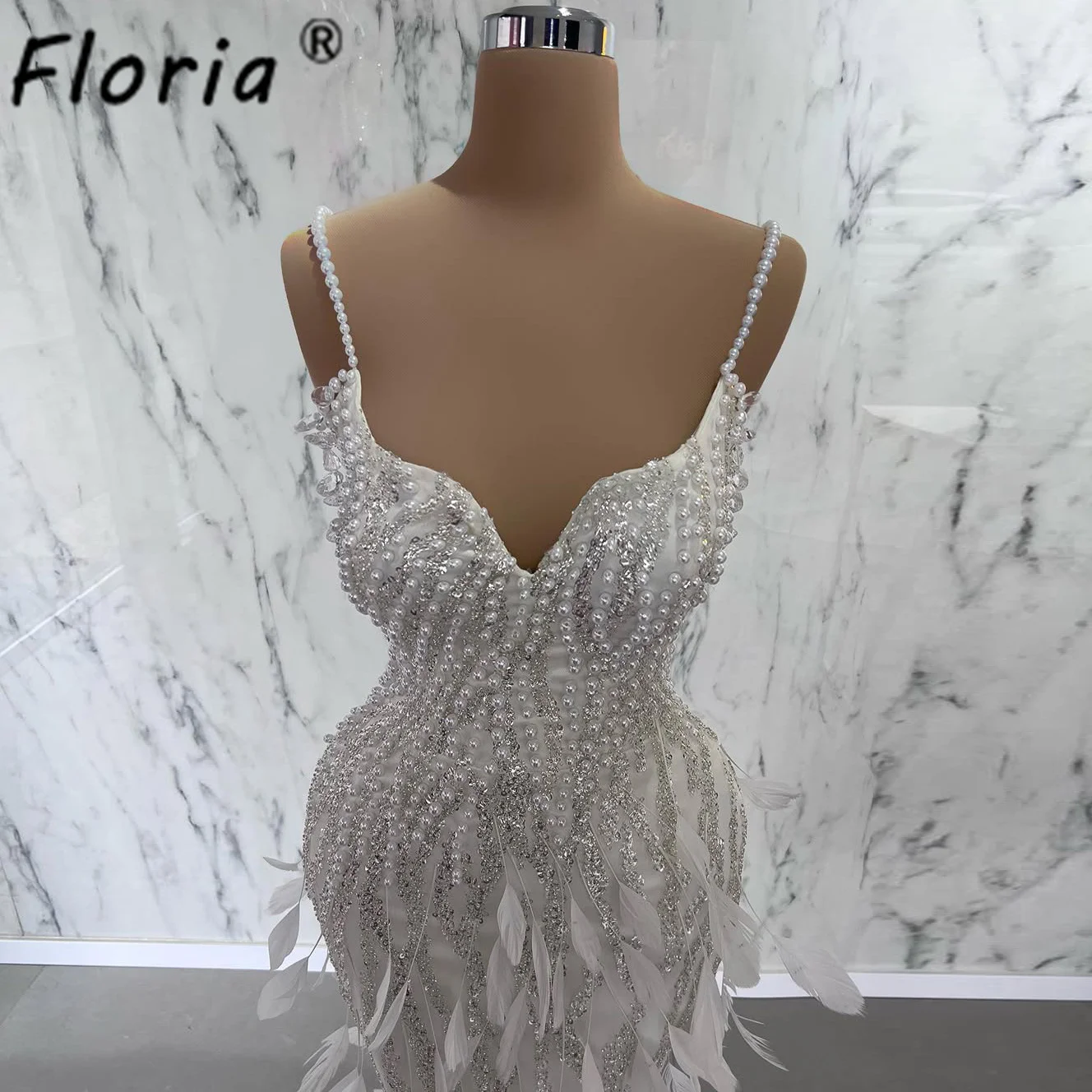 Luxury Pearls Feather Mermaid Wedding Dress Spaghetti Strap Prom Dress Customized Arabic Celebrity Party Gown Vestidos de noche
