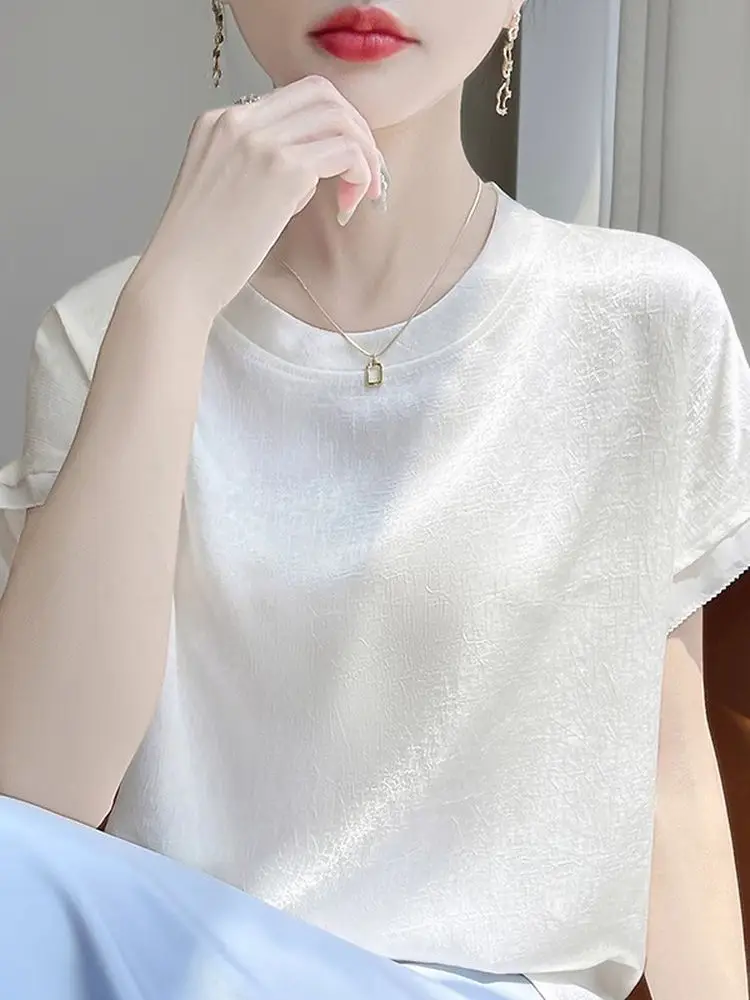エレガントなサテン半袖ラウンドネック Tシャツ女性のシンプルな夏のルーズ薄いスタイルトップ快適な通気性のあるピュアカラー