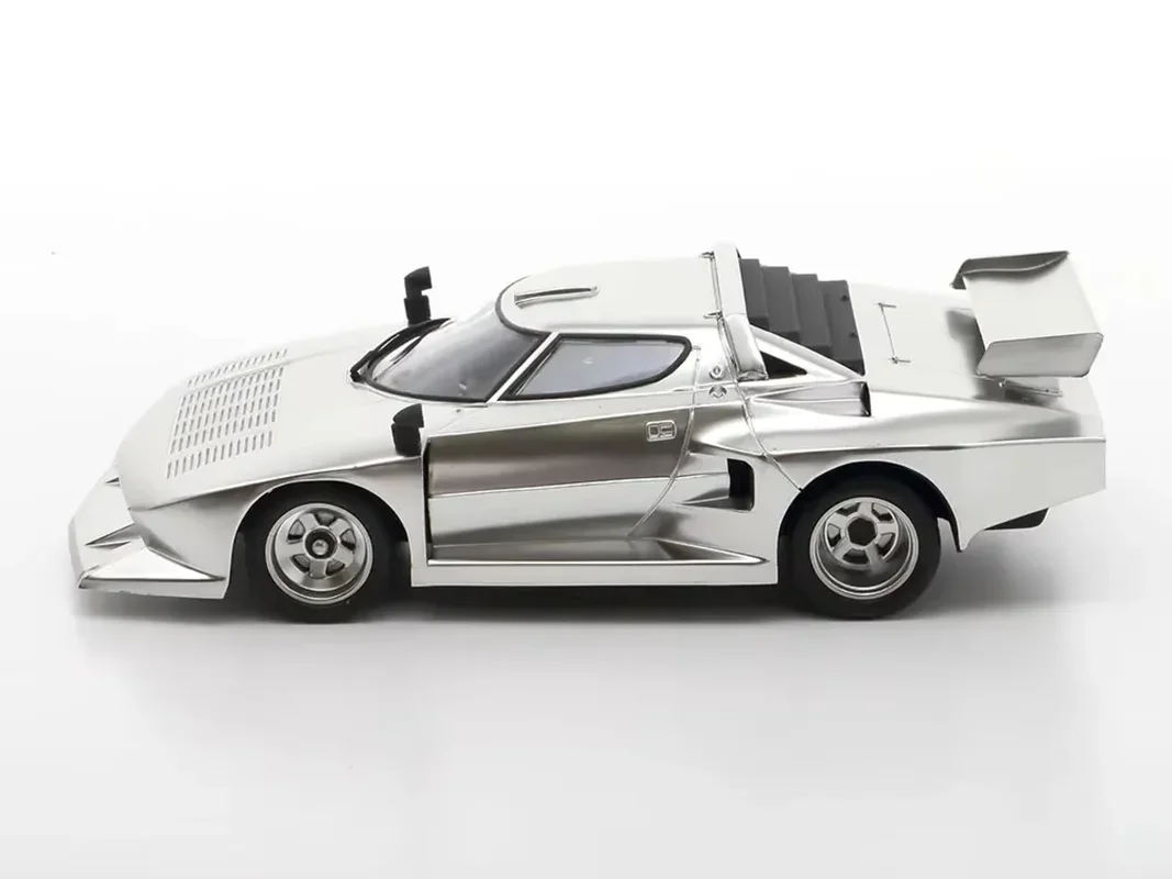 Tamiya 25418 Plastic Model 1/24 Scale LANCIA STRATOS TURBO Silver Color Plated Shell Assembly Model for Model Hobby DIY Toys