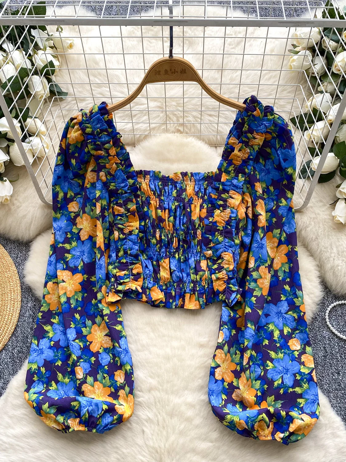 

Spicy Girl Style Floral Puff Sleeve Square Neck Shirt for Women Autumn Short Style with Ruffle Edge Retro Y2k Top