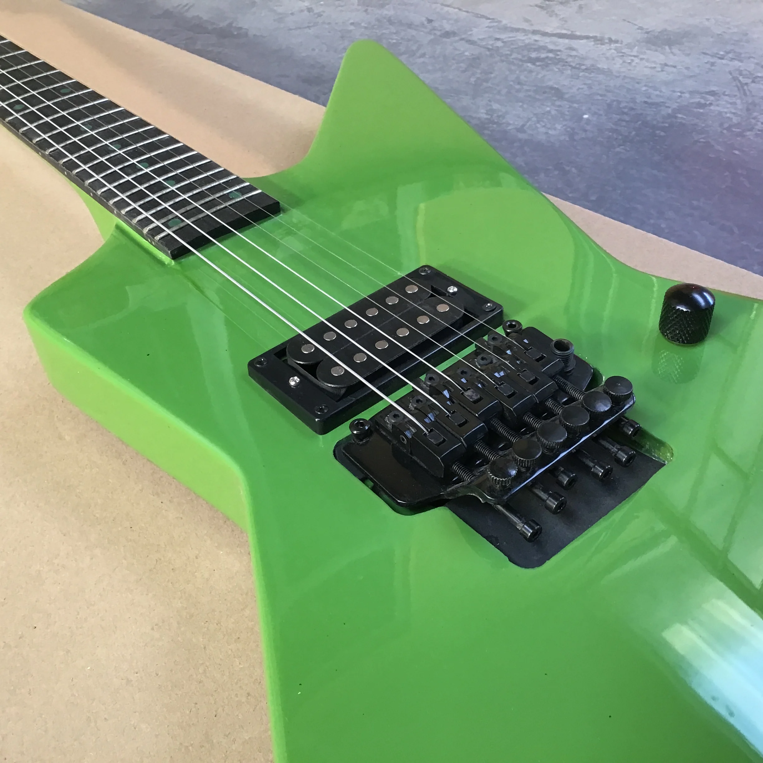 Customizable 6-String Electric Guitar with Fixed Bridge,Black Hardware,Green,22F