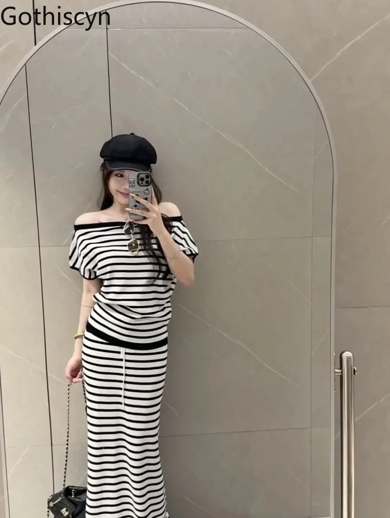 

Gothiscyn French Style Suit Women's Summer Black and White Striped Off Shoulder T-shirt Drawstring Skirt Fashion Two-piece Set
