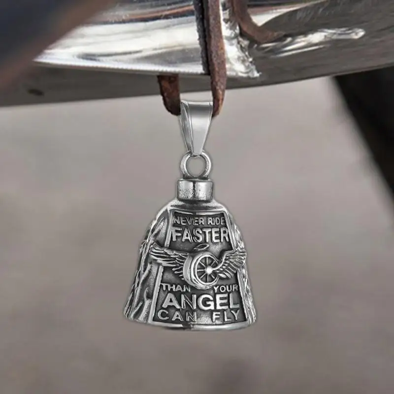 1PC Retro Punk Angel Wings Bell Pendant Keychain Personality Motorcycle Rider Keychain Charm for Boyfriend Birthday Gifts