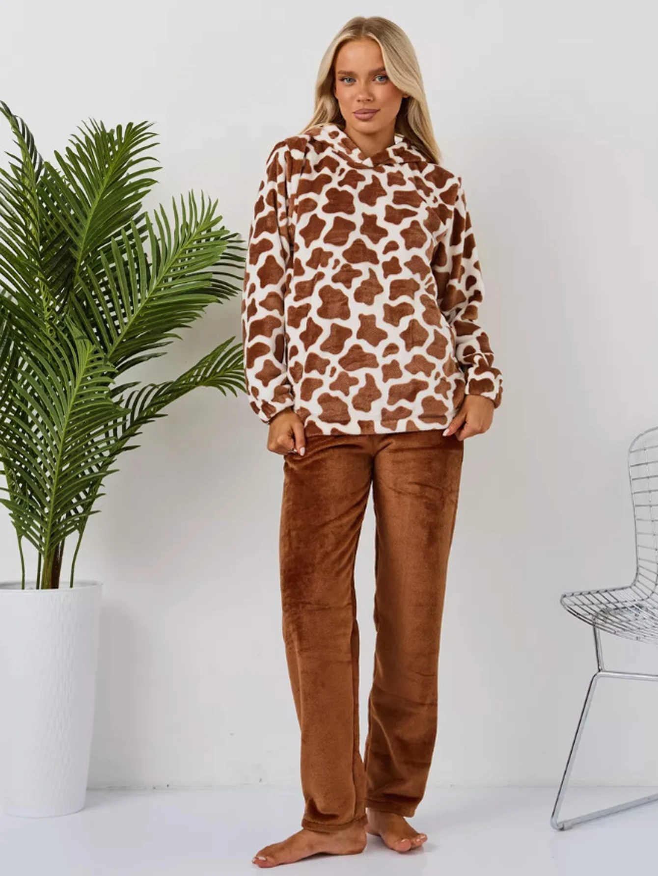 

Cow print leopard print casual comfortable long sleeved pants women's pajamas two-piece set can be worn outside