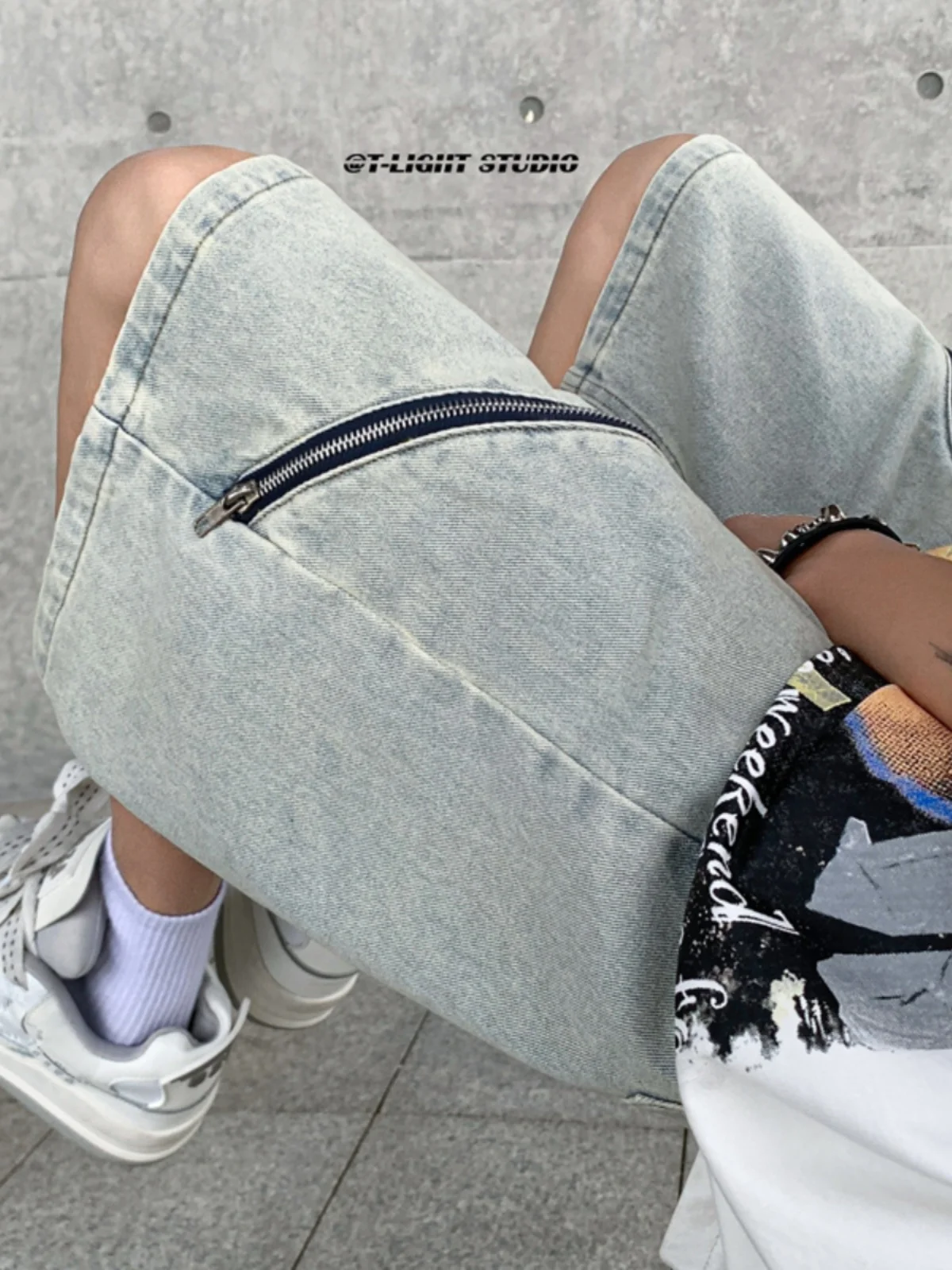 

American Style Men's Short Jeans Summer Casual Loose Fit Zipper Straight Leg Design Worn Resistant Youth Fashion