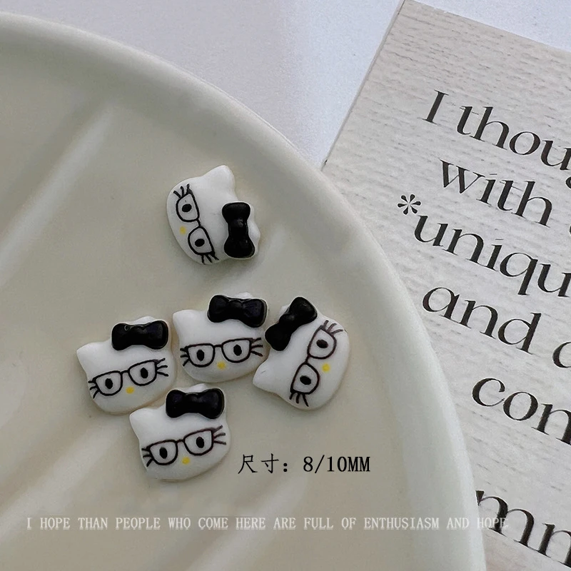 50 stks Bril Hello Kitty Hot Meisjes Nail Art Charms Retro Bril Mini Hello Kitty Y2K Nageldecoratie Hars Zomer manicure Ac
