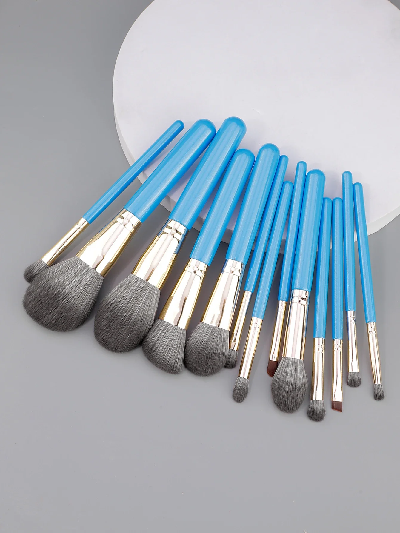 13 Makeup Brush Set Granny Gray Solid Wood Handle Makeup Tool High end Beauty Brush Brand: UOHLCX