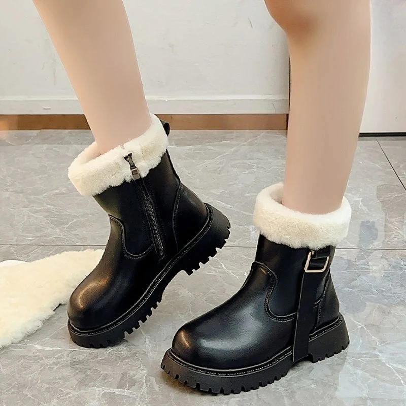 

Girls Leather Snow Boots with Warm Fur Lining Plush Winter 2026 Kids Furry Ankle Boots Trendy Fashionable Footwear for Children