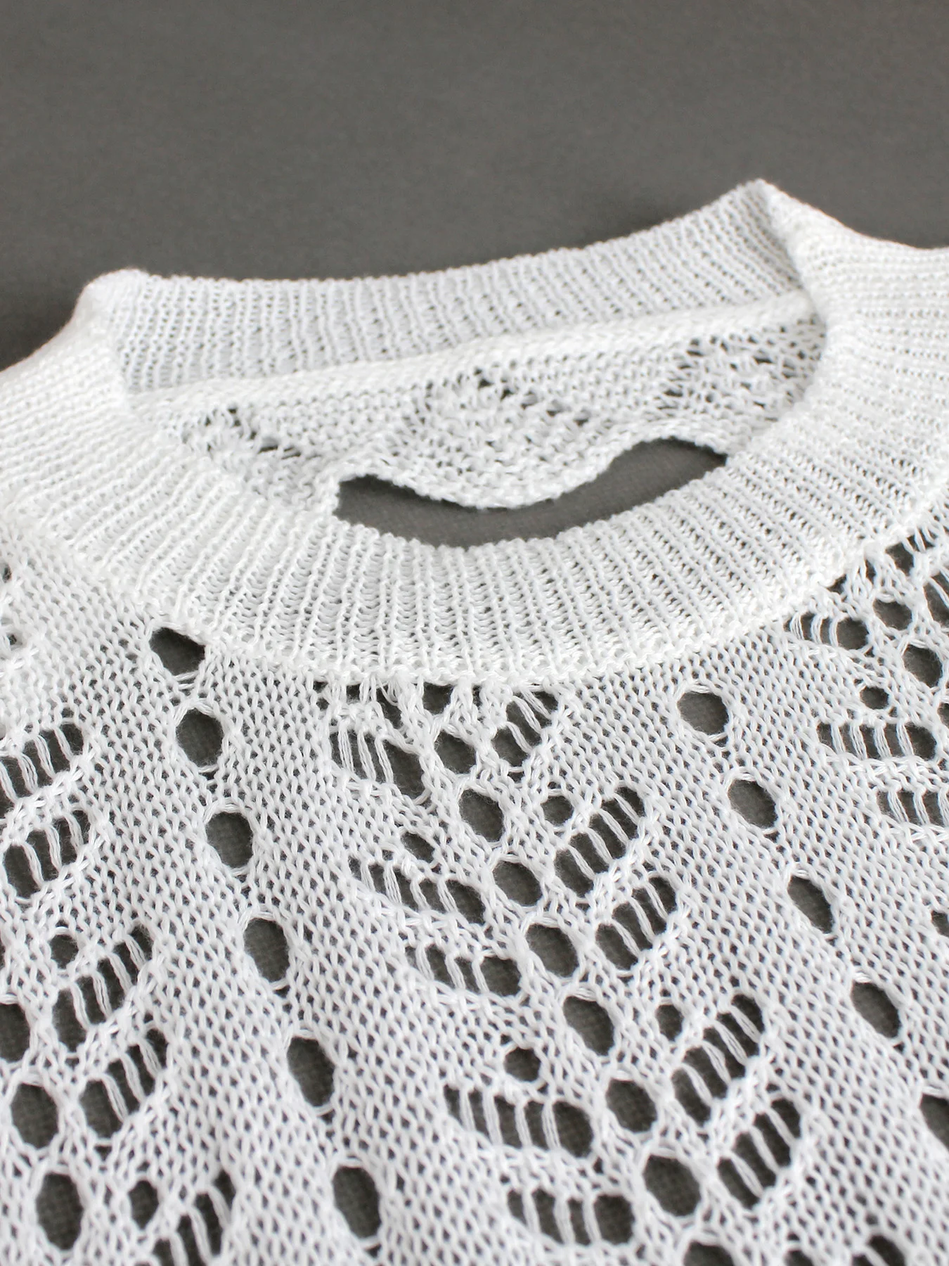 Round neck pullover dress with loose threads for beach vacation in spring and summer