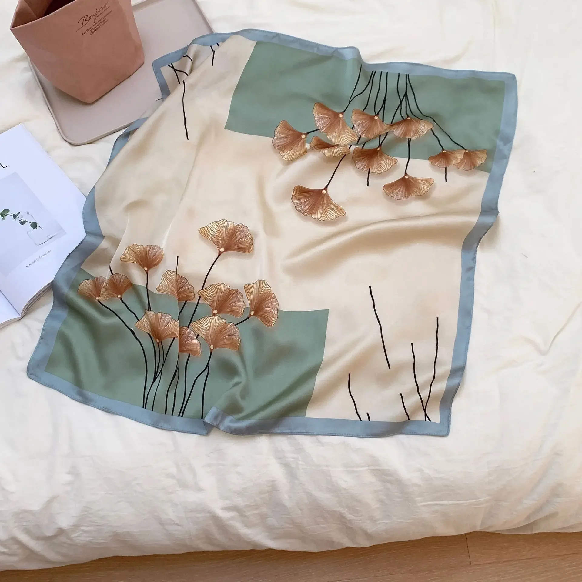 New Spring and Summer Small Square Scarf, Silk Scarf, Women's Simple and Fashionable Neck Protection Decoration, Thin Serie