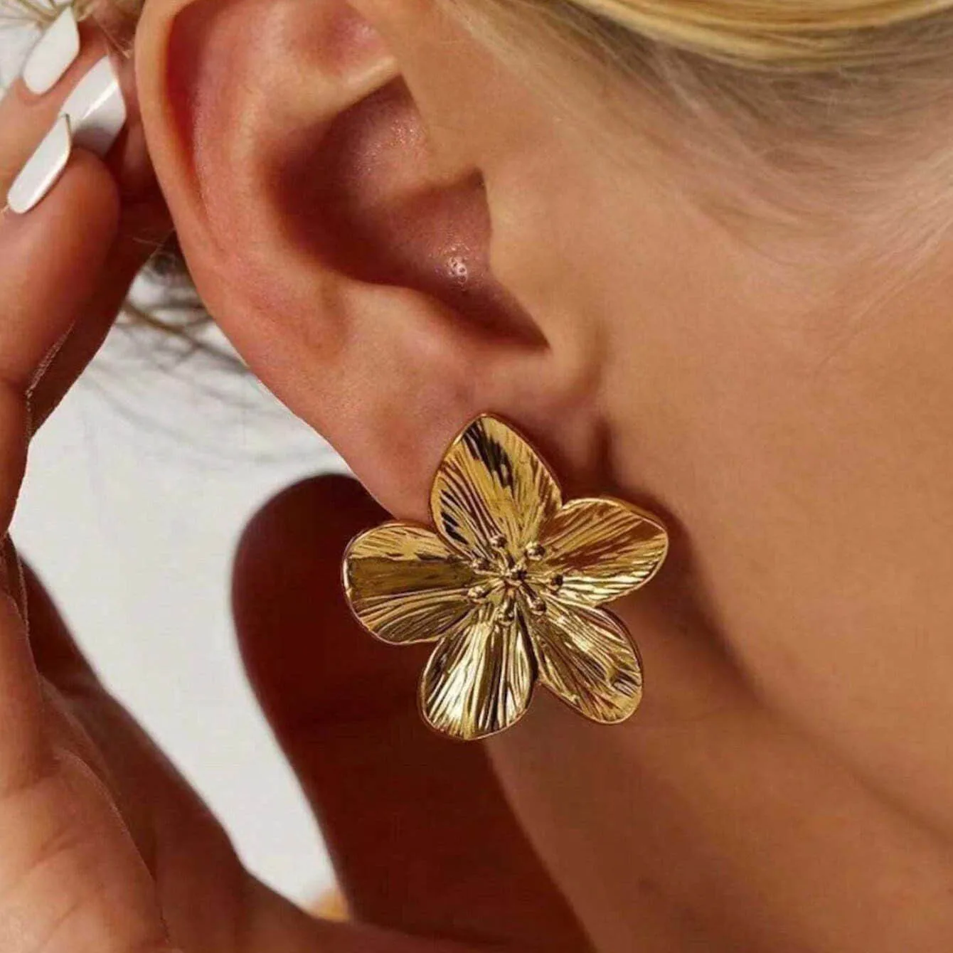 2PC Women\'s Fashion Trendy Stainless Steel Flower Earrings Outdoor Travel Carnival Party Festival Dressing Gifts