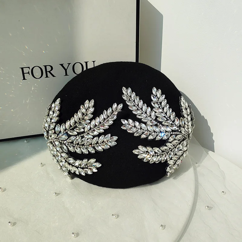 High-quality original niche design black rhinestone beret Autumn/winter Korean elegant light luxury temperament painter hat