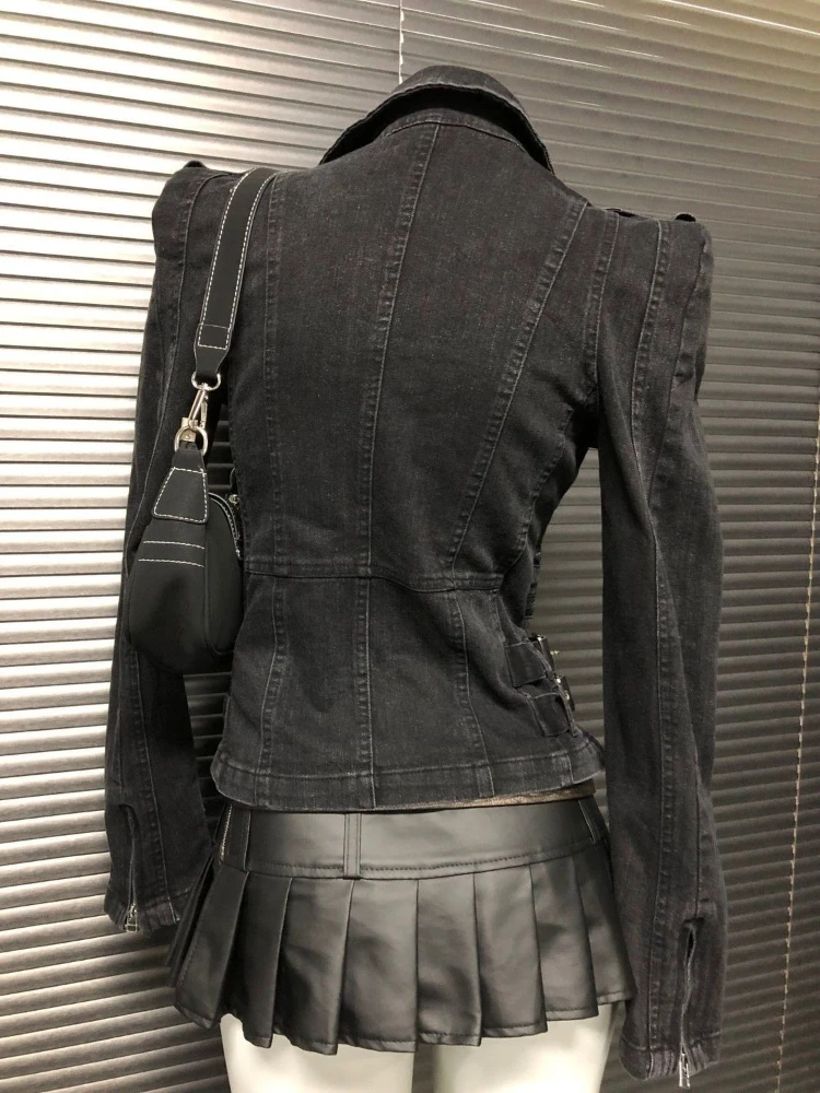 แจ็คเก็ตยีนส์สีพื้นเรียบหรูสไตล์ดาร์กโกธิคยุค 2000 แนววินเทจอเมริกันลำลองสไตล์ใหม่จากไฮสตรีท เสื้อคลุมสไตล์ซับคัลเจอร์