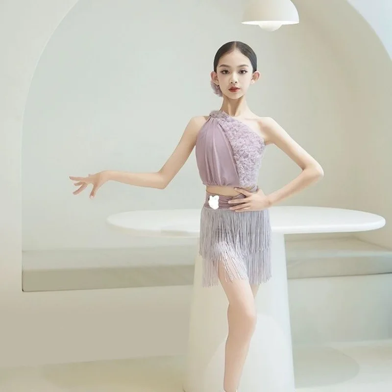 Nouveaux costumes de performance haut de gamme à pièces fendues pour filles dans la danse latine, costumes de performance d'entraînement d'été pour enfants