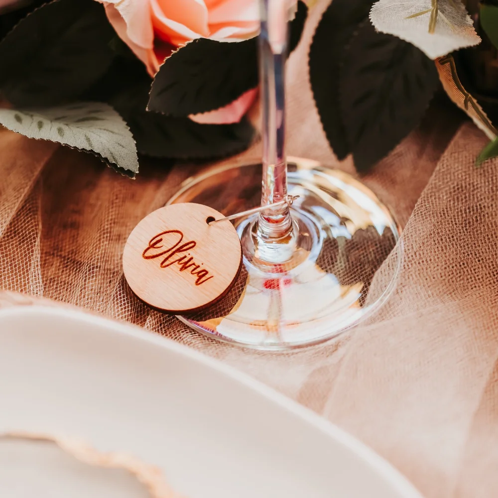 Personalized Wedding Wooden Place Cards Guest Name Glass Marker Drink Name Tag Wooden Charms For Bridal Party Decorations