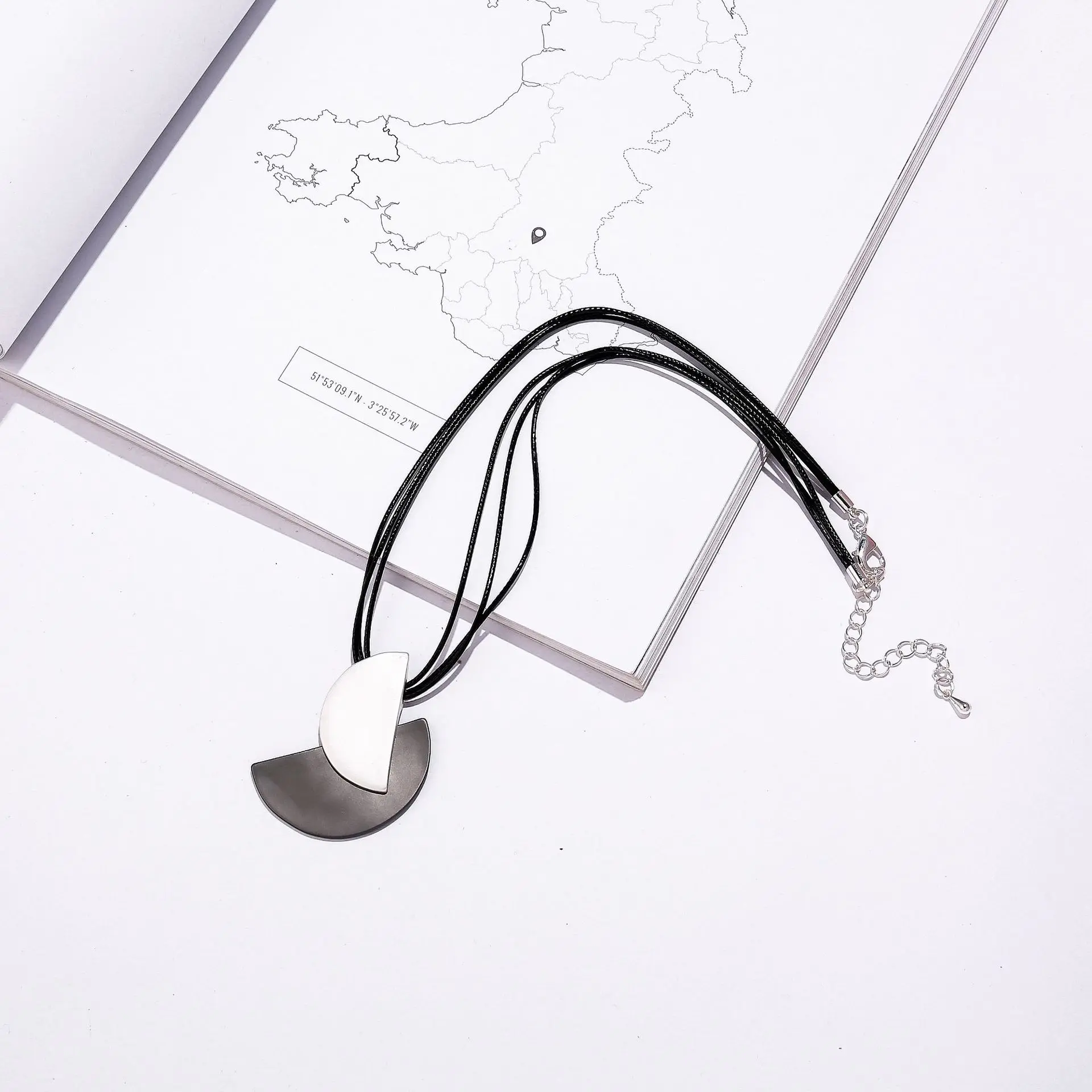popular geometric semicircle moon-shaped short European and American style matte contrasting color women's metal pendant