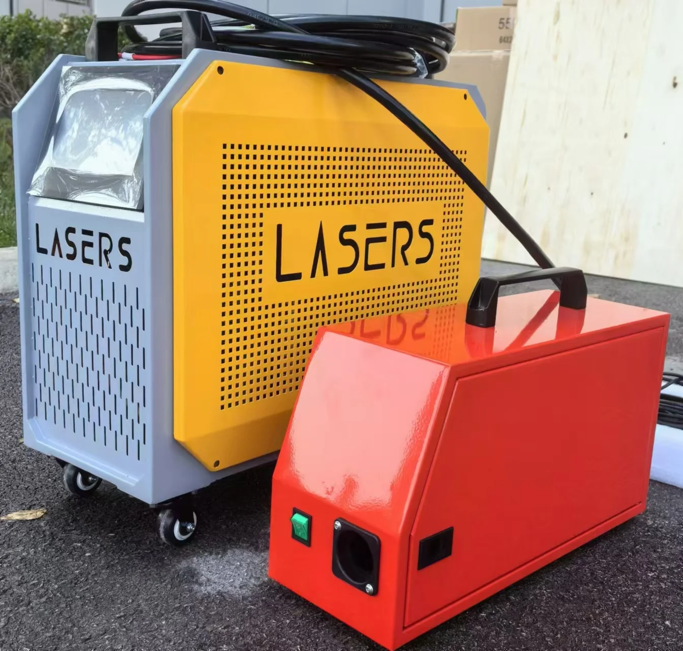 

Новый портативный ручной волоконный лазерный сварочный аппарат 4-в-1 мощностью 600 Вт/900 Вт/1500 Вт с воздушным охлаждением, 2-летняя гарантия, прост в эксплуатации