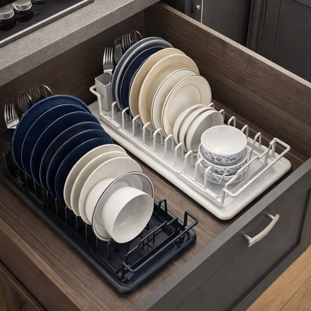 

Нескользящая расширяемая сушилка для посуды большой вместимости, экономящая место, с дренажной системой и держателем для столовых приборов, для кухонной раковины, для автодомов