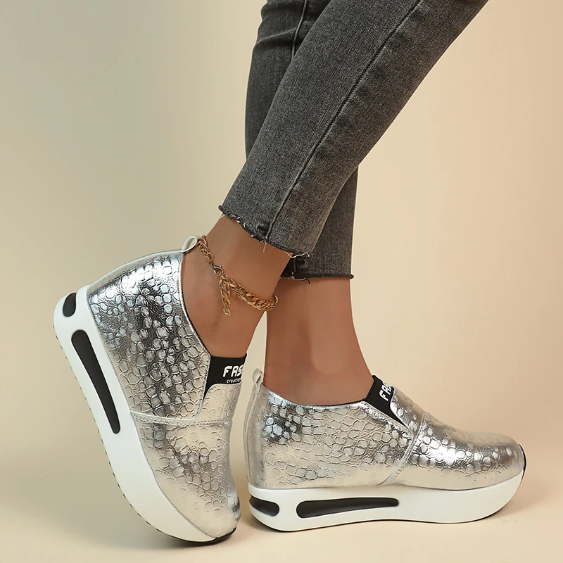 Modische Damen Metallic-Krokodil-Textur Slip-On Versteckter Keilabsatz Plateau-Schuhe Damen Höhenverstärkende Casual Walking Loafers Sneakers – Detail 4