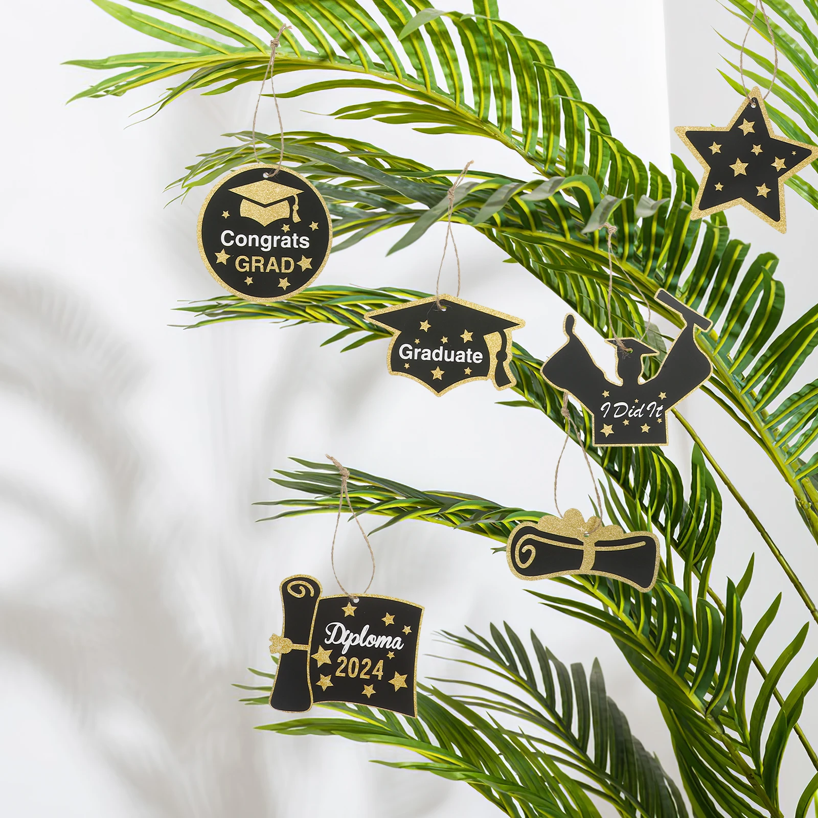 

8 Pcs Decoration Cards Black Gold Graduation Signs Grad Decor Hanging Ornaments College DIY Props Centerpieces