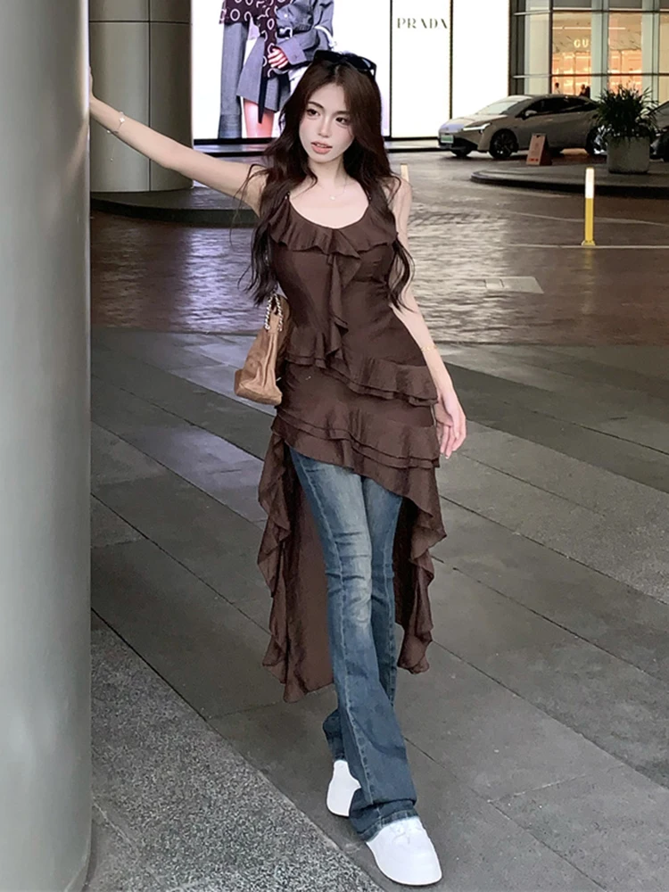 Vestido Longo Feminino Plus Size com Bainha Assimétrica Retrô, Detalhes em Renda e Alças Finas para Camadas - Sensação de Design