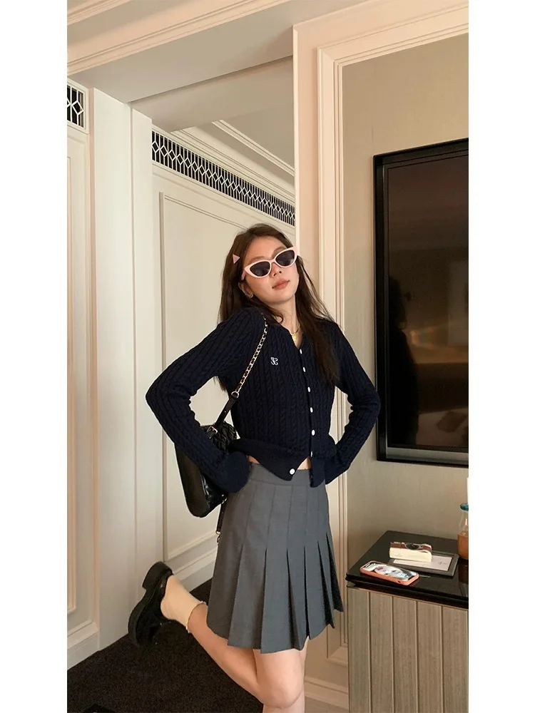 

Fall/Winter 2024 Women'S Popular Multi-Color Twist Knit Sweater Jacket Lazy Fashion Fashion Letter Embroidery Fashion Cardigan