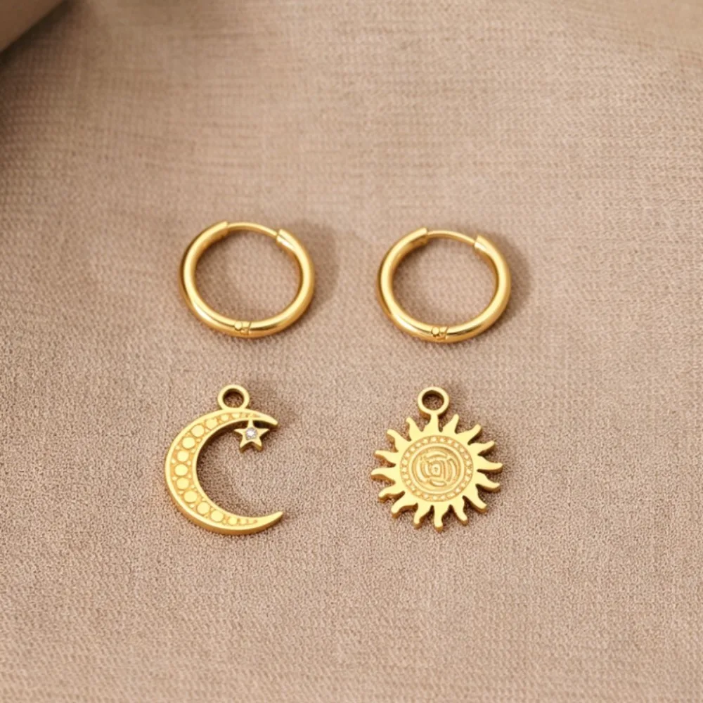 2Pcs Fashionable Retro Asymmetric Sun and Moon Shaped Pendant Earrings, Ab Design, Detachable Pendants for Wearing as Plain Hoops, Suitable for Workplace Commute, Daily Casual Wear, Business Social Events, Parties, Valentine's Day, Birthdays, Anniversaries, Holidays, as a Gift for Girlfriend/Best Friend/Colleague