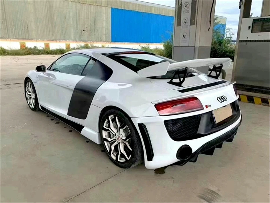 Suitable for 07-15 old Audi R8 V10 modified large surround carbon fiber door panel R8 replacement rear fender