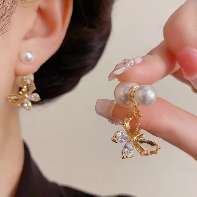 Niche unique design sense, two pearl butterfly earrings before after, feminine temperament, light luxury and versatile earrings