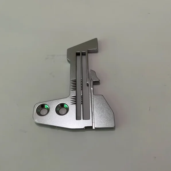 1 Placa de Agujas para Máquina de Coser Industrial Overlock, E589/E589F, para Uso de Puntada de Cadena, para Siruba 737 Serie de Máquinas Remalladoras de Tres Hilos