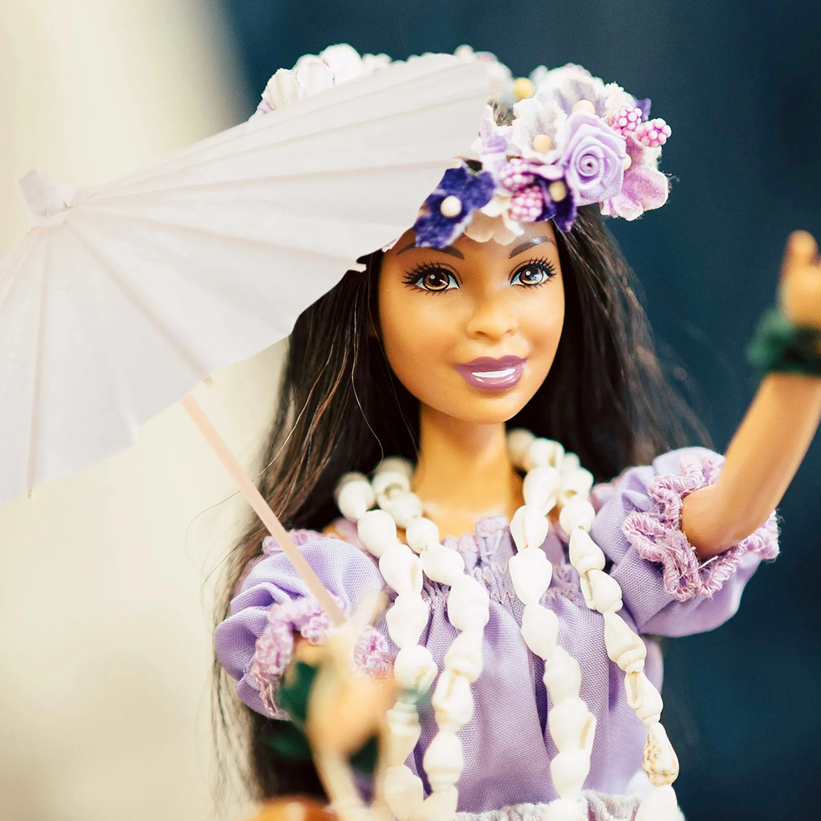 

2Pcs 12-Inch Blank Paper Parasol Set Vintage Chinese Japanese Style Mini Umbrellas for Dollhouse Furniture Wedding Photo Shoot