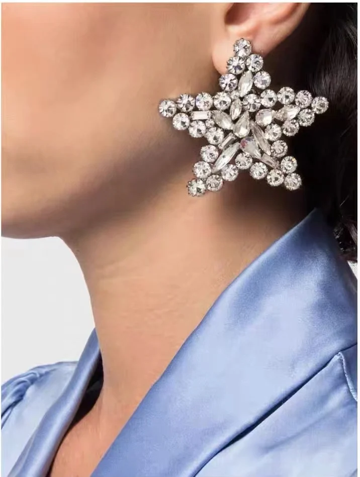 Light luxury, high-end sense, fashionable and exaggerated temperament, pentagonal star crystal ear clip