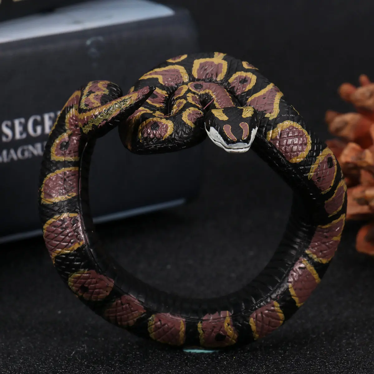 

Ultra Realistic Fake Snake Bracelet Lifelike Detail Material Wrap Around Wrist Prop for Halloween Scary Prank Bird Cat