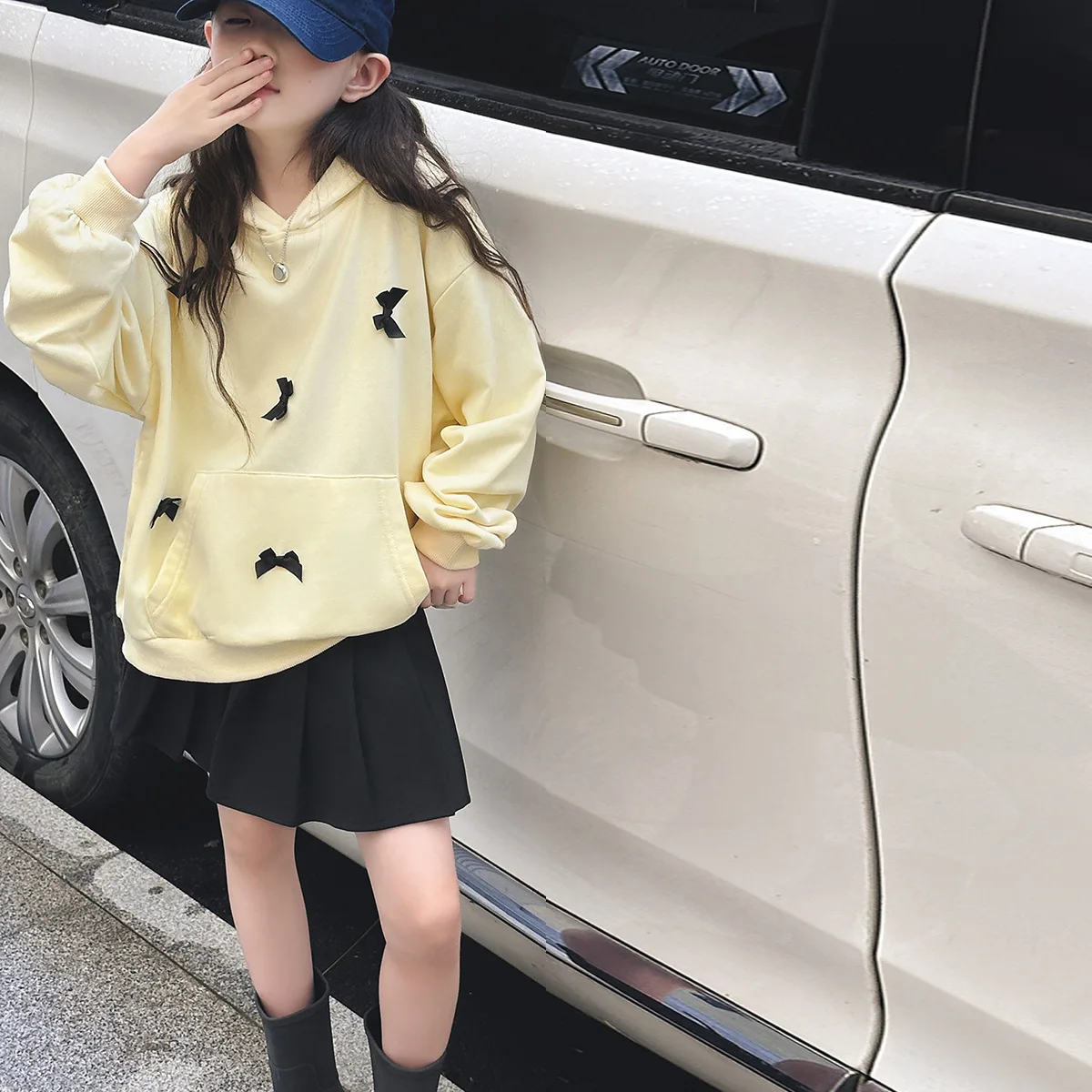 Girls Hoodie 2024 Autumn New Childrens Clothing Girls Baby Foreign Style Three-dimensional Bow Loose Hoodie Casual Simple Daily