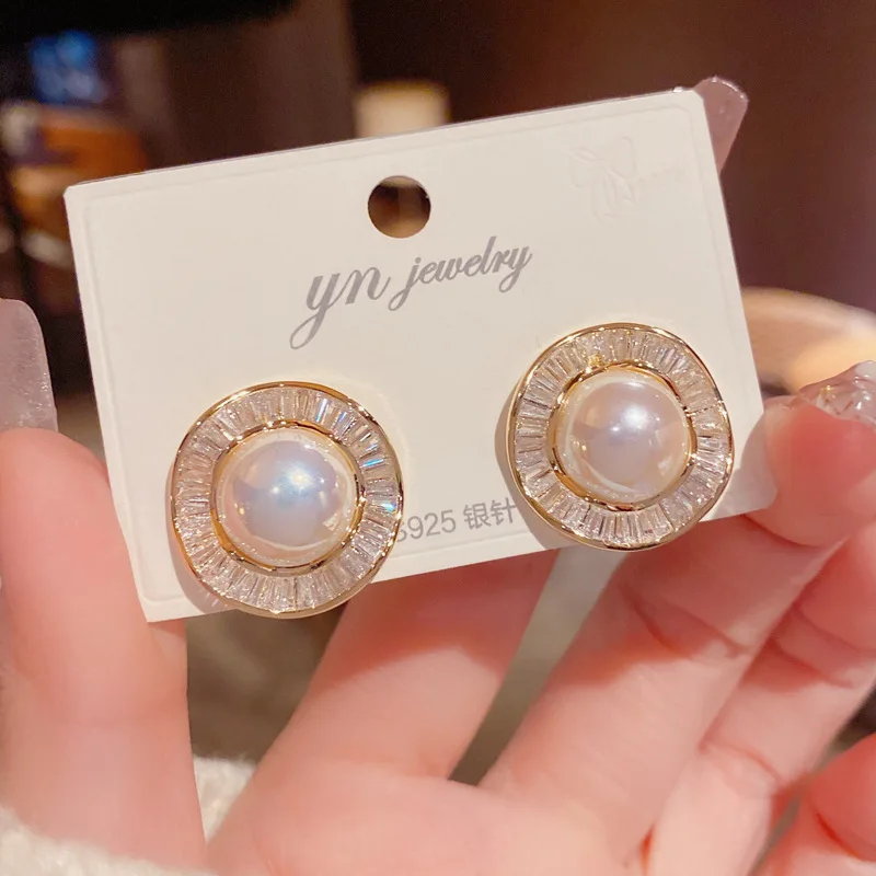 2021 New Fashion Exquisite Micro-inlaid Zircon Irregular Round Pearl Earrings for Women Elegant Earrings for Women