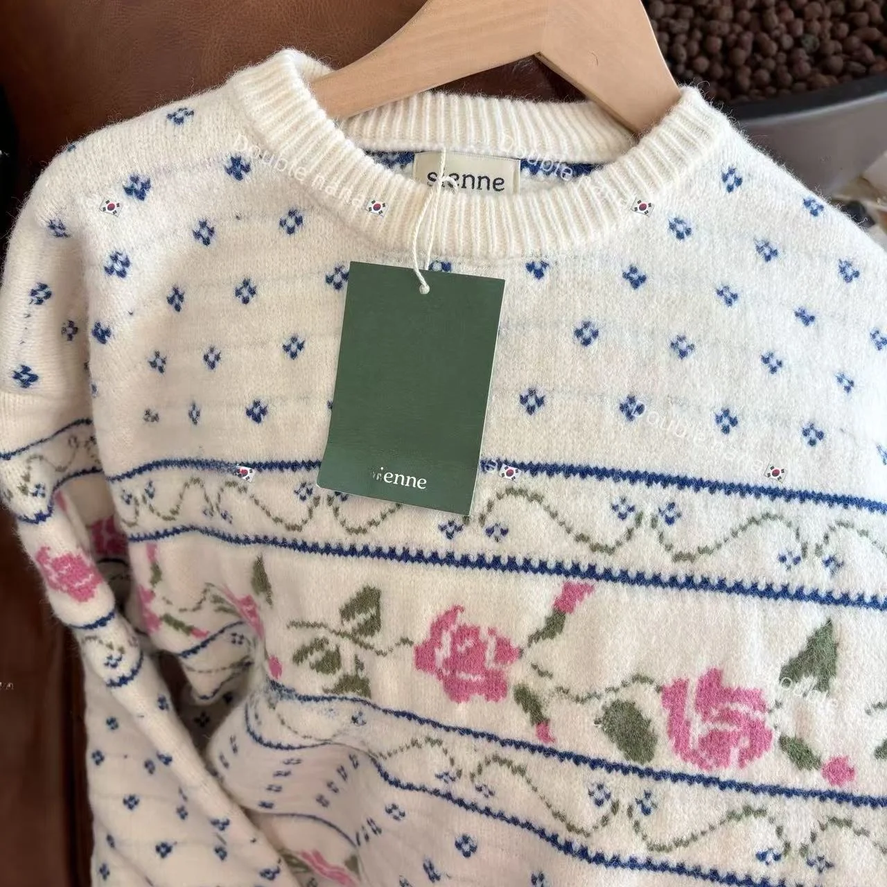 

Милый круглый вязаный свитер Ne Dongda Gate Siene в стиле ретро с вышивкой роз, повседневный удобный шерстяной женский модный топ