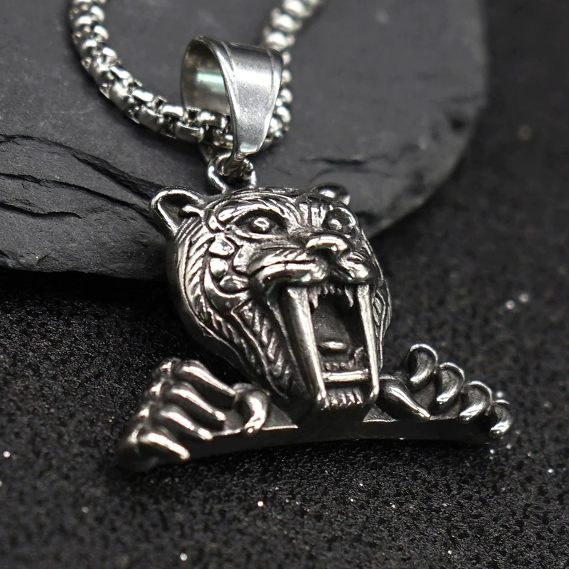 

Vintage Stainless Steel Tiger Pendant For Men Punk Fashion sabretooth Necklace Unique Biker Amulet Jewelry Gift Dropshipping