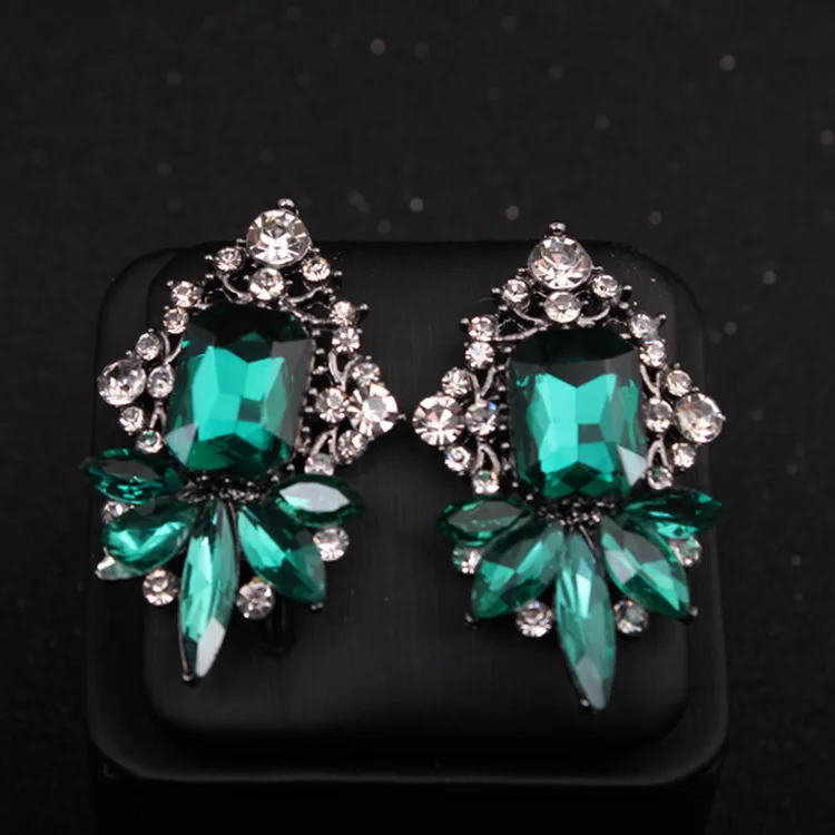 

DIY accessories Hot sales in Europe and the United States, exaggerated emerald diamond stud earrings temperament women's earring